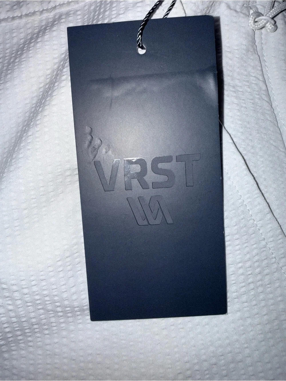 New with tags VRST Men’s 6-inch Resort Shorts in Bright Grey Seersucker.